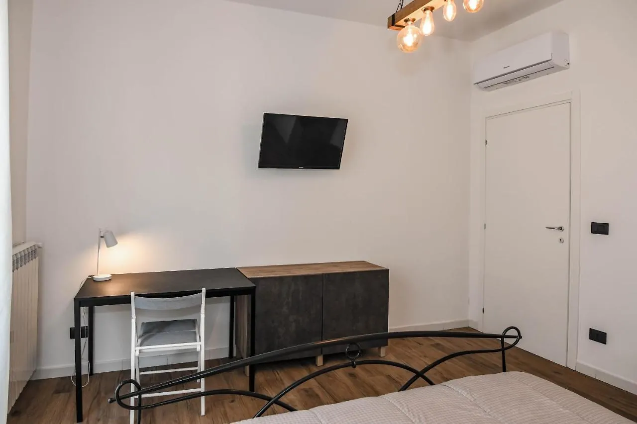 Calzolari Suite Bologna 0*,  Italy